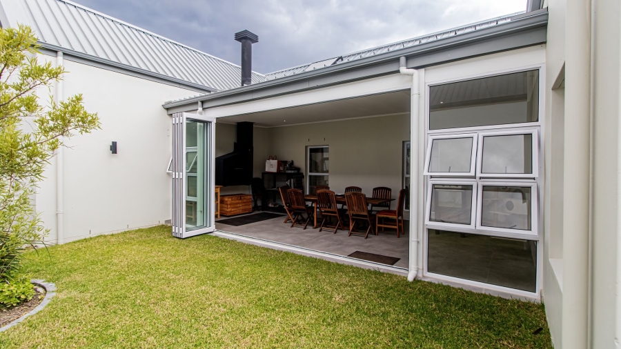 To Let 4 Bedroom Property for Rent in Sitari Country Estate Western Cape